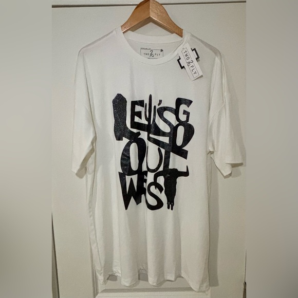 2 Fly Co. Tops - NWT Black and White Graphic Tee ‘Let’s Go Out West’